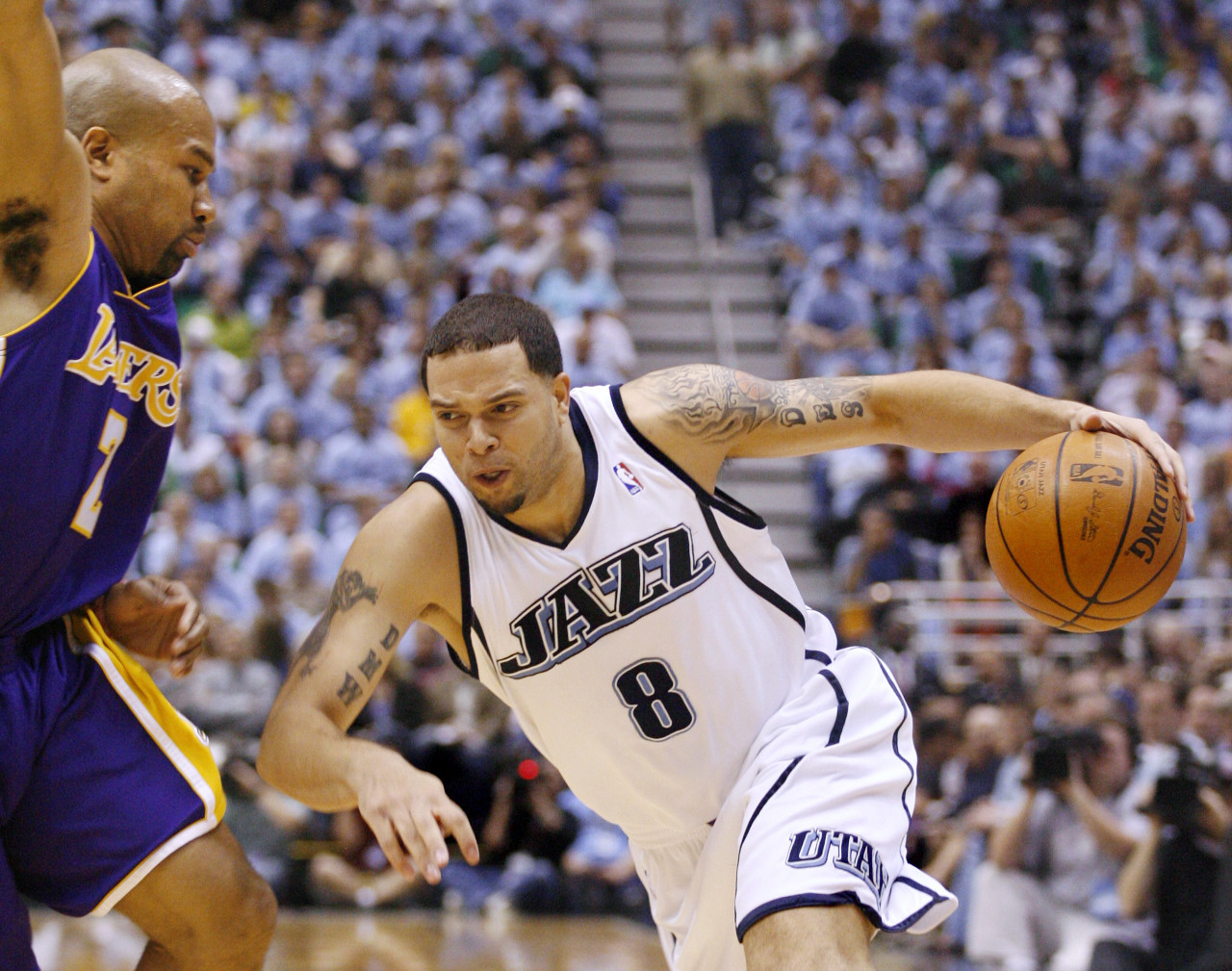 德隆·威廉姆斯：NBA速度变快了 若年轻十岁能场均送十几次助攻
